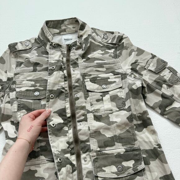 Kensie Jeans Camo Utility Zip Up Jacket Cargo Pockets, Size Medium - Picture 4 of 7